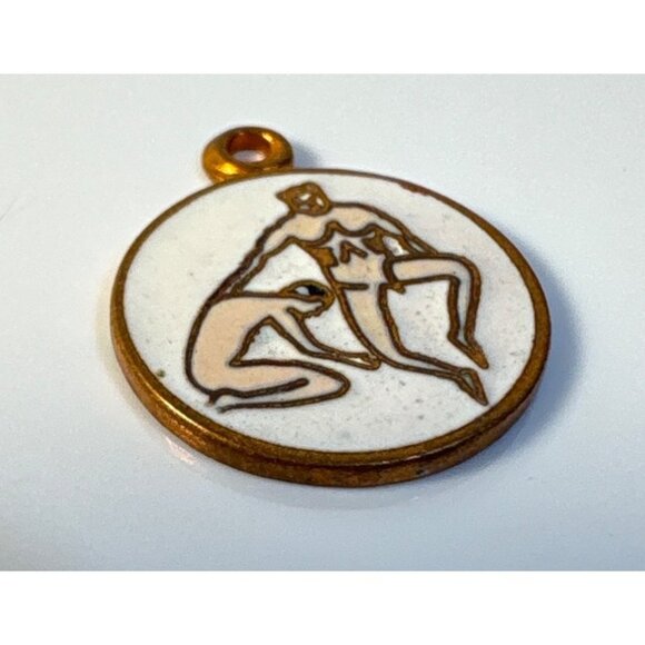 Zodiac Virgo Pendant Charm With White Enamel & Abstract Design Gold Toned Vtg - Picture 3 of 4